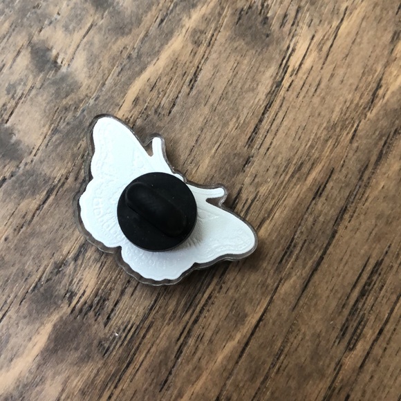 Harry Styles Butterfly Pin - Picture 3 of 3